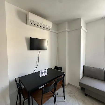 Apartamentos Playa Huelin Malaga Exterior photo